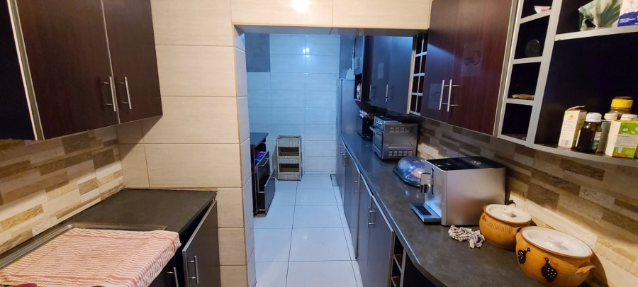 5 Bedroom Property for Sale in Malibu Village Western Cape